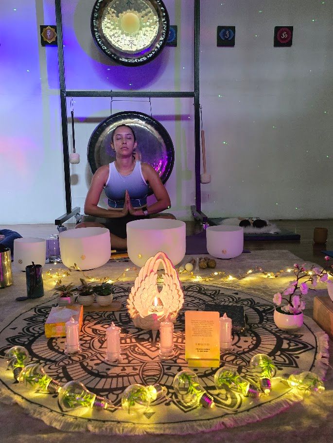 Círculo ceremonial durante un ritual de cumpleaños en Marce Anahata