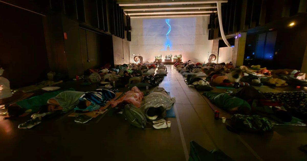 Puja de Gong Comfama 2026: Marce Anahata en el Claustro | 22 de Agosto
